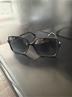 Fendi Black Oversized Women's Sunglasses - Classic Shield Style